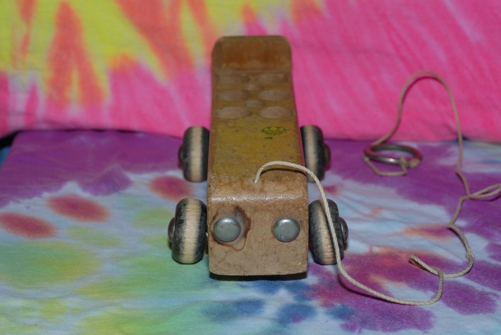 Holgate Toy - rolling pull-along toy