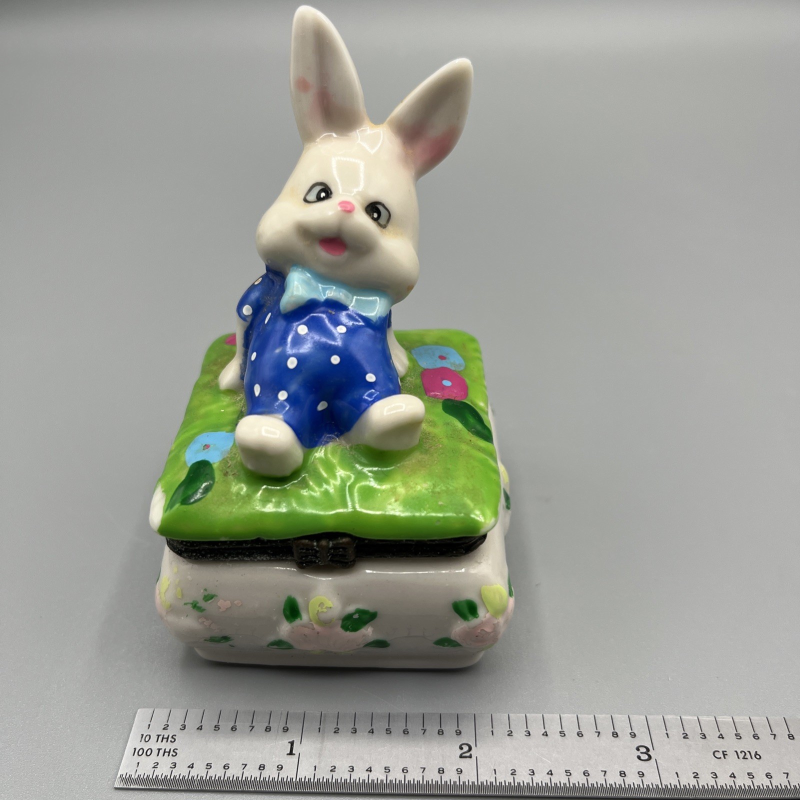 Trinket Box Porcelain Greenbrier Int'l Easter Bunny Rabbit - Discontinued