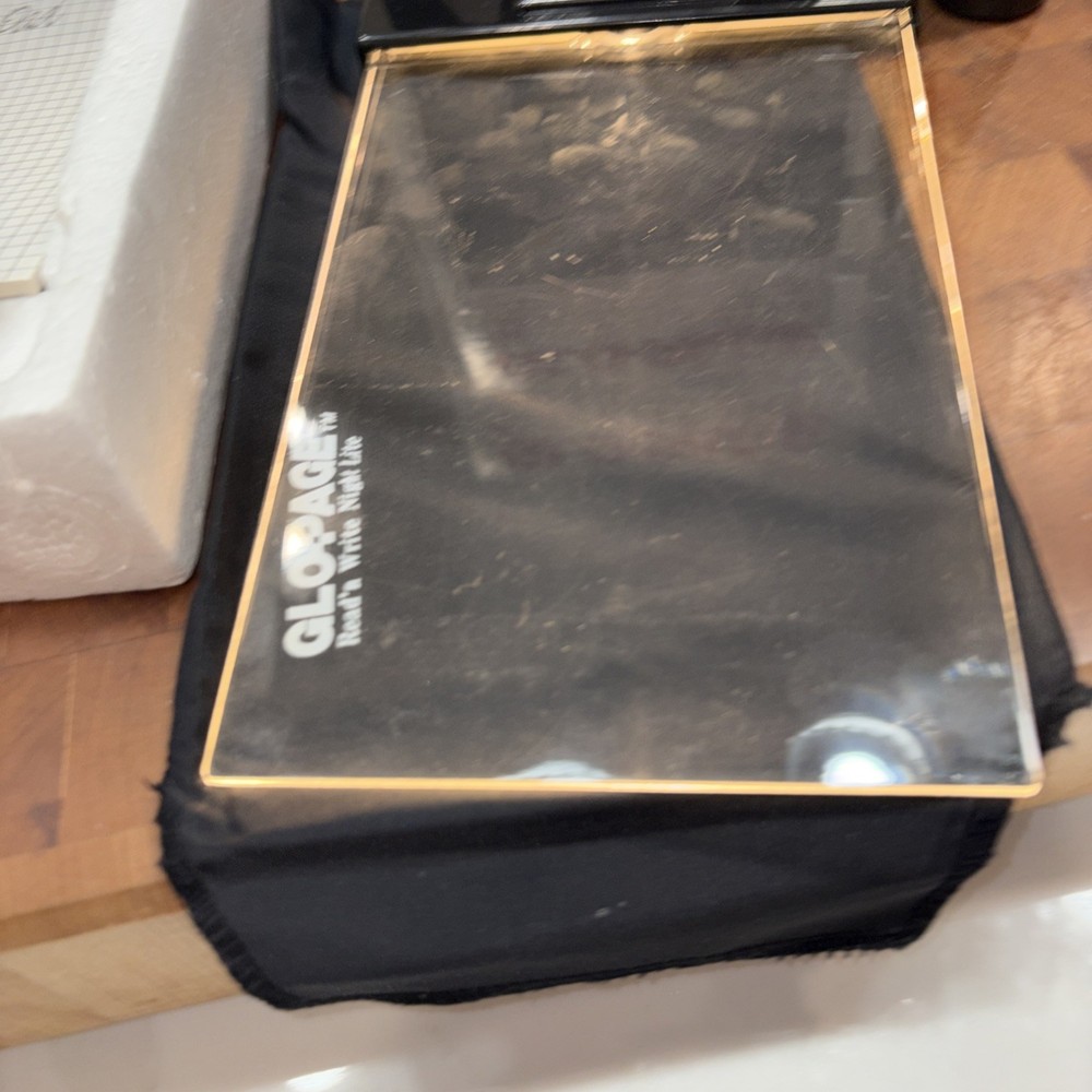 Glo Page Read Write Night Lite Model 20 Portable Book Light Panel Battery Pack