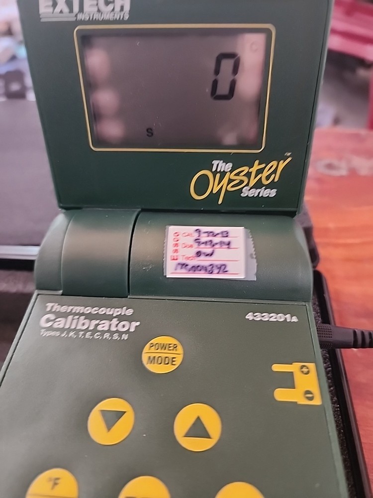 EXTECH Instruments The Oyster 433201A Microprocessor Thermocouple Calibrator
