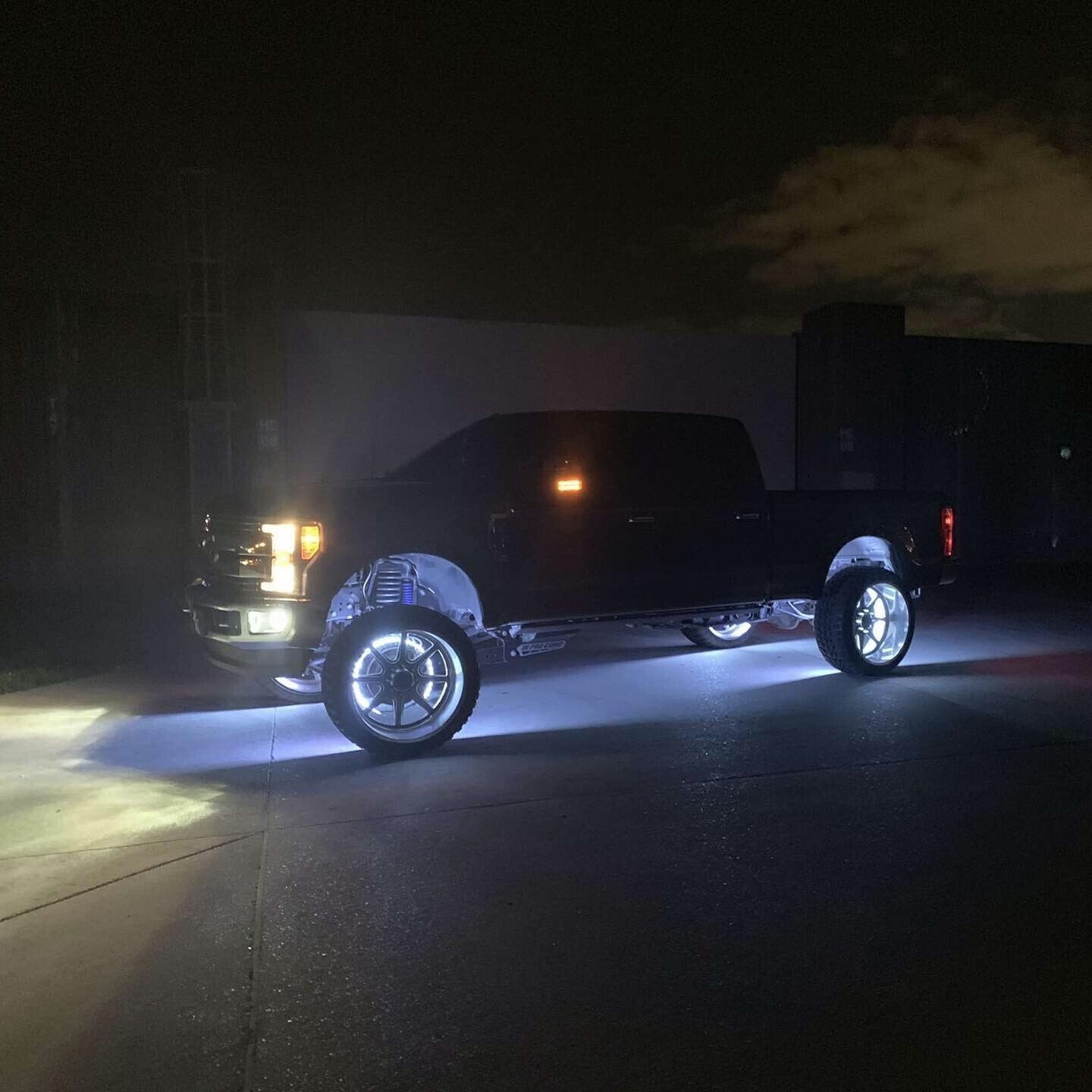 4PCS Quad Row Brightest 17.5" Wheel Rings Lights illuminated Strobe White LEDs