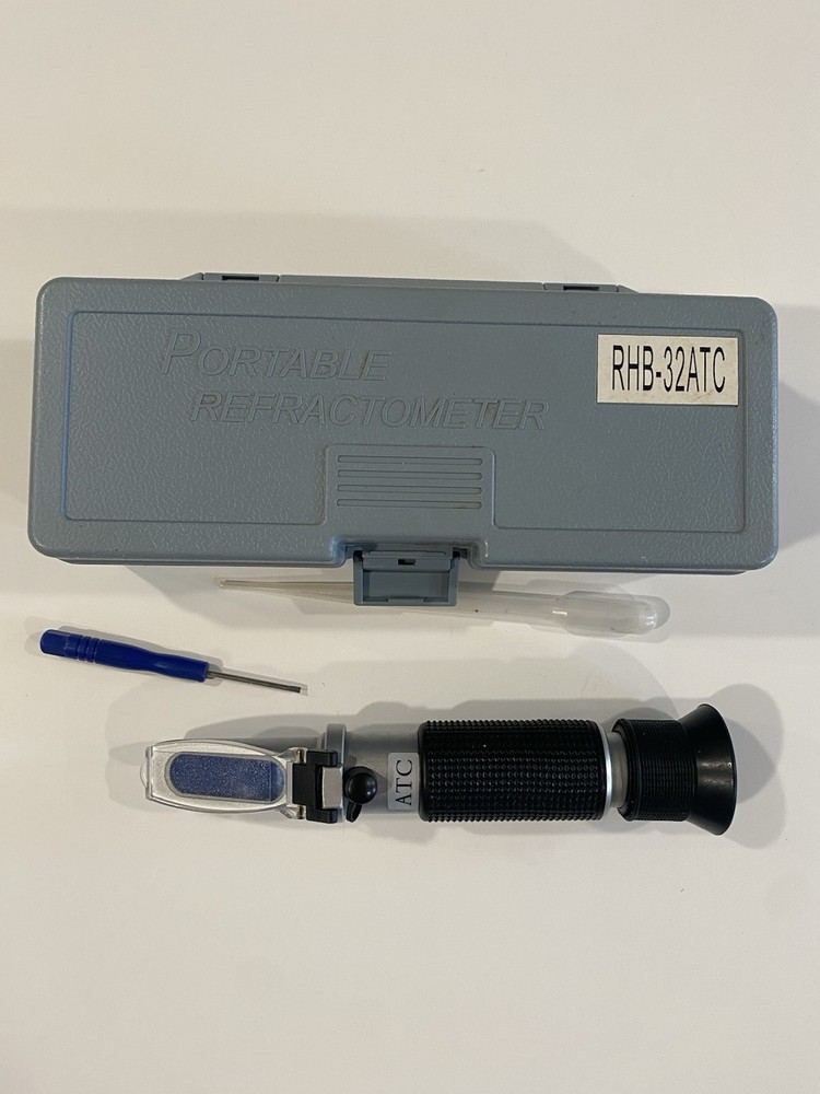 RHB-32ATC Brix Scale Portable Refractometer W/ Case & Accessories!