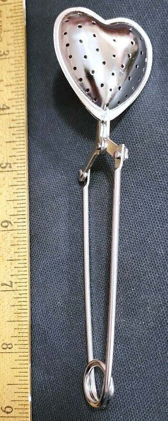 Hand-held Tea Strainer Heart