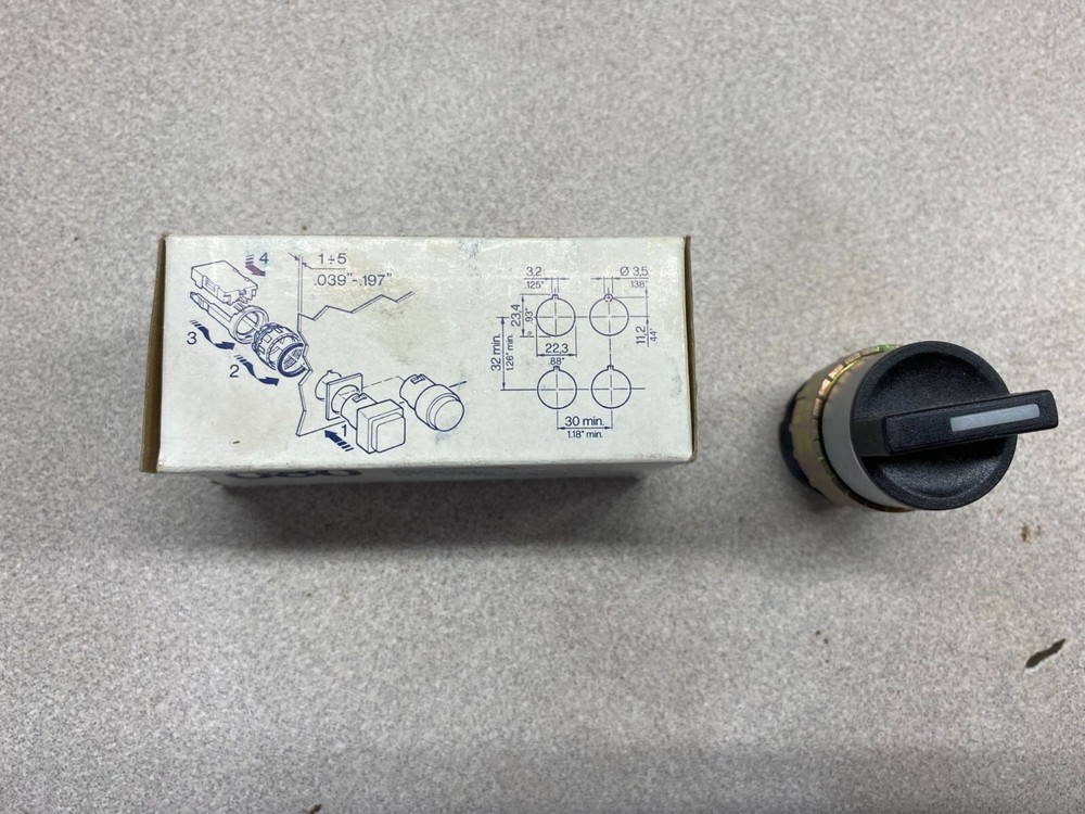 G.E 080SMUN 3 Position Knob Selector NEW