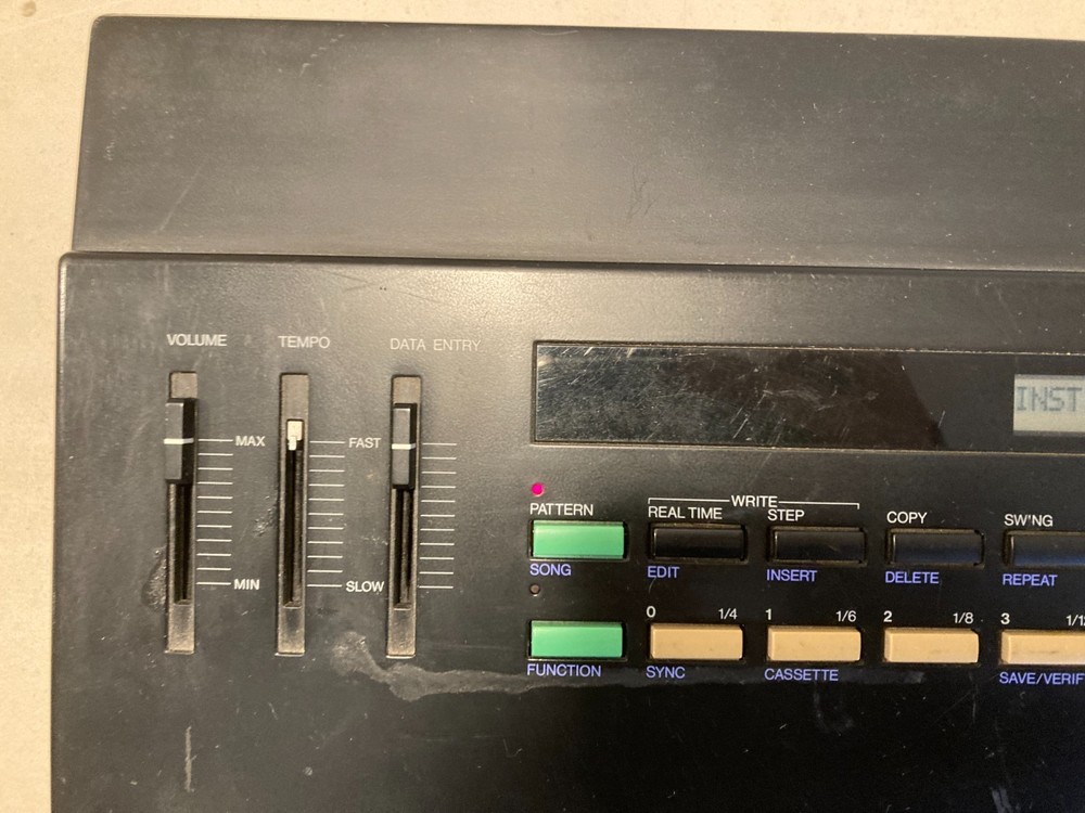 YAMAHA RX15 Digital Rhythm Programmer Drum Machine
