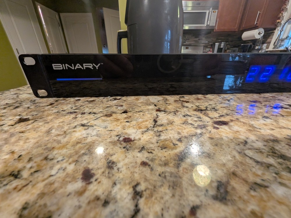 Binary™ 660 Series 4K HDR HDMI Matrix Switcher - 4x4