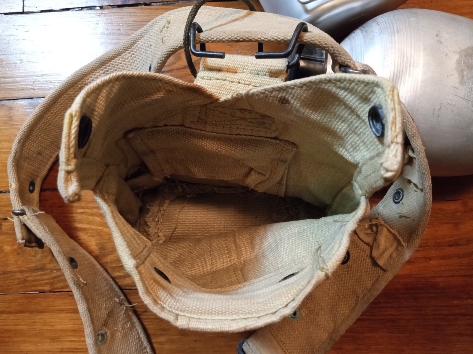 Iraqi Equipment Belt & Canteen w Cup & Cover Brit Patt 44 Khaki Lot 70s 90s OIF