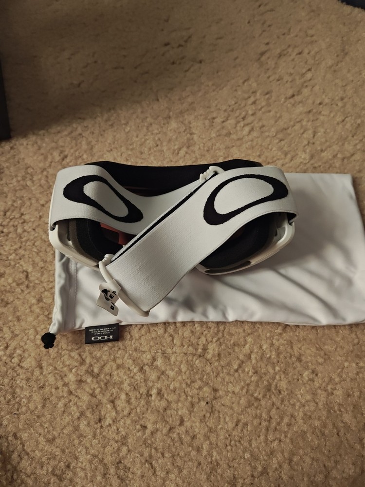 Oakley Flight Tracker XS Matte White Prism Dark Grey NWT B2