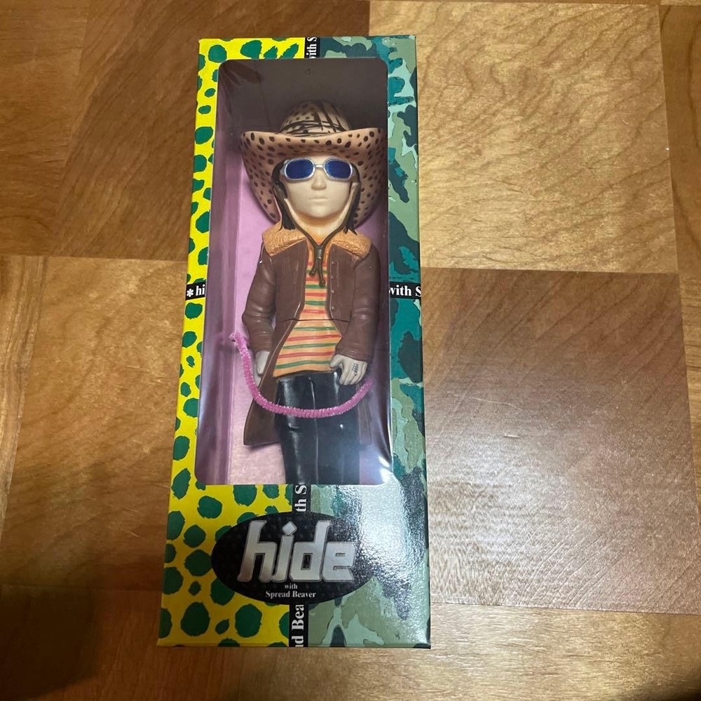 Hide figure hide with spread beaver