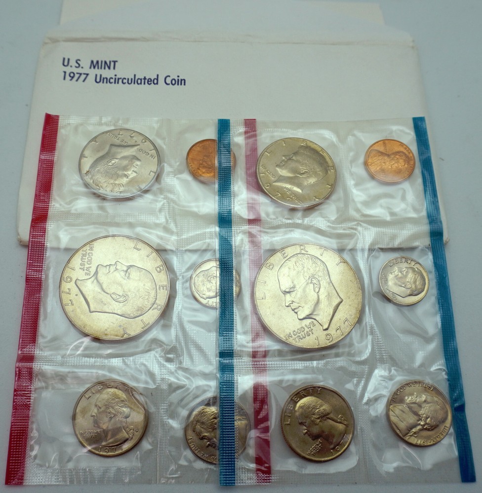 1977 P & D Mint Set in OGP
