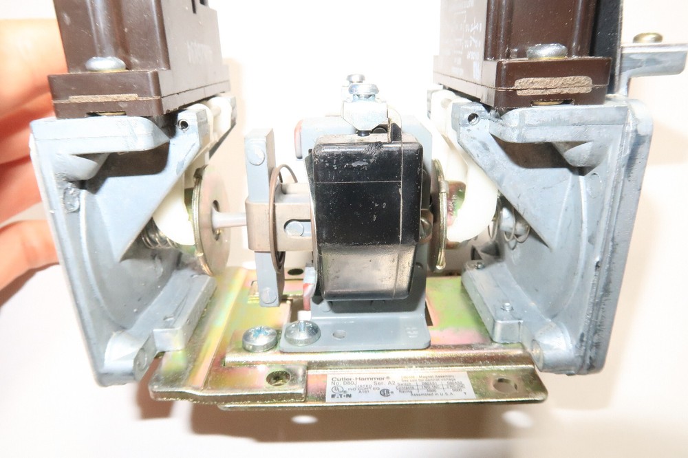 Cutler Hammer D80J Eaton Delay Timer Series A2 D80AM