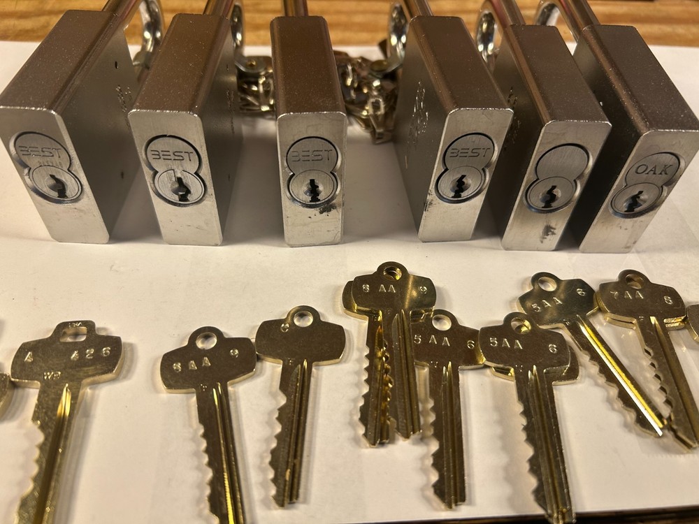 6-American Lock 3261 keyed different