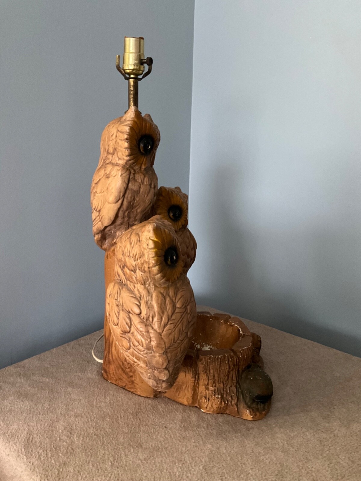 Old Vintage three Owls cabin Table Lamp 2’ tall with ashtray chalkware working