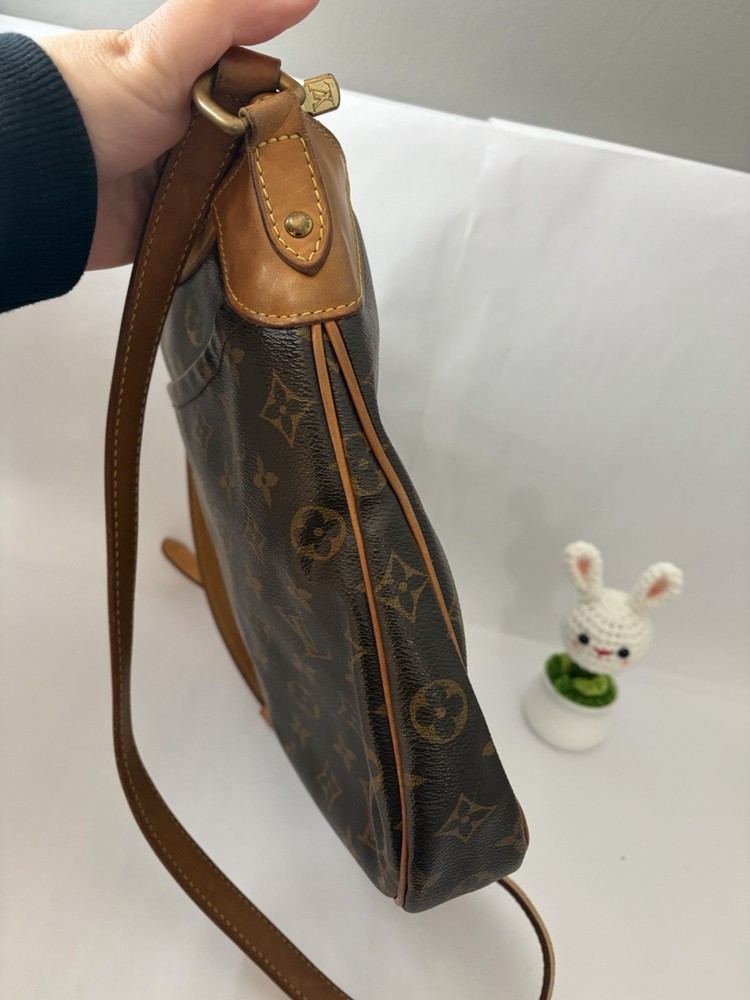 Authantic Louis Vuitton Monogram Odeon MM Crossbody