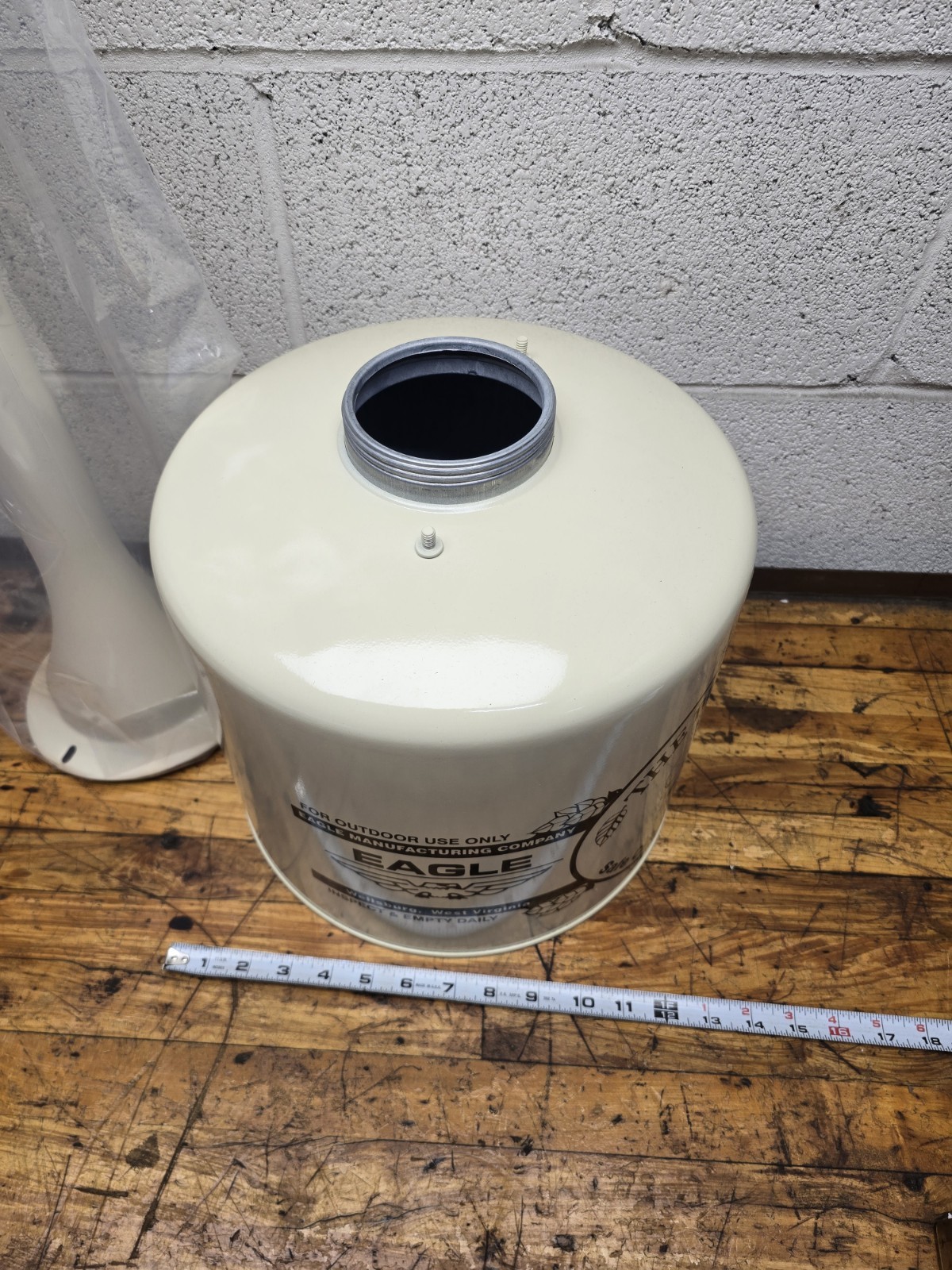 Eagle Butt Can 5gal Cigarette Receptacle, 40" H x 12" Dia, Steel Tan 1205BEI NEW