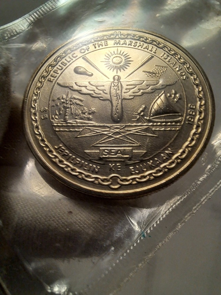 1988 Marshall Islands Space Shuttle Discovery Commemorative $5 | In Packaging