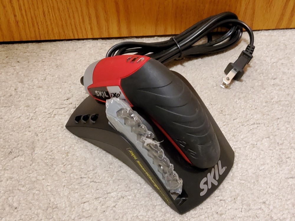 SKIL ixo2 Handheld Compact Cordless Screwdriver Smartcharge System 3.6V EUC