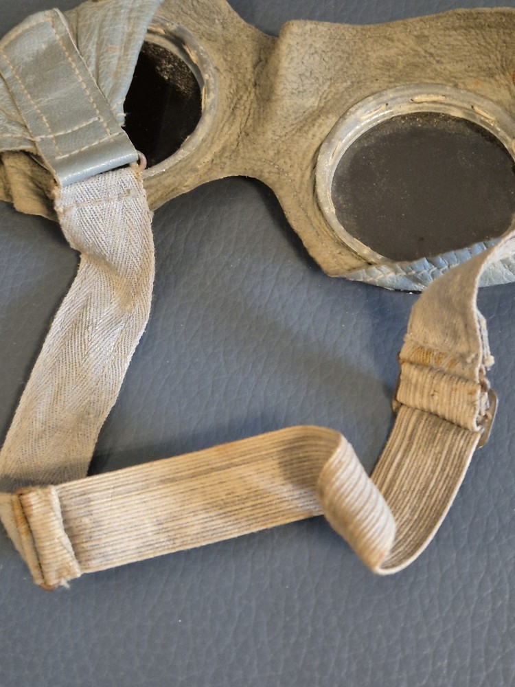 WW2 genuine German Army DAK or Tropical troops Goggles with case