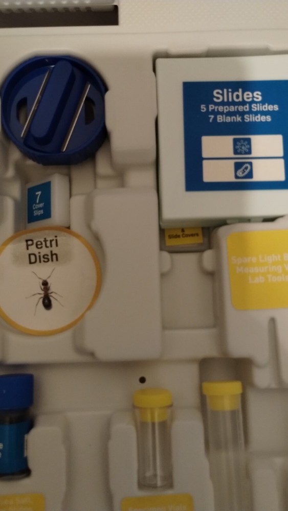 NWOT Explore One 900X Microscope Kit with Case, For Beginning Scientists,...