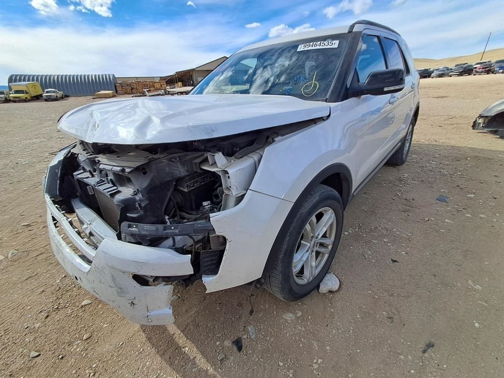 EXPLORER 2018 Front Door Trim Panel 1585863