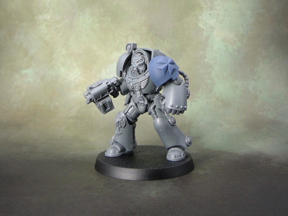 Exterminator Cross Shoulder Pads basic (x5)  - compatible w 40k black templars