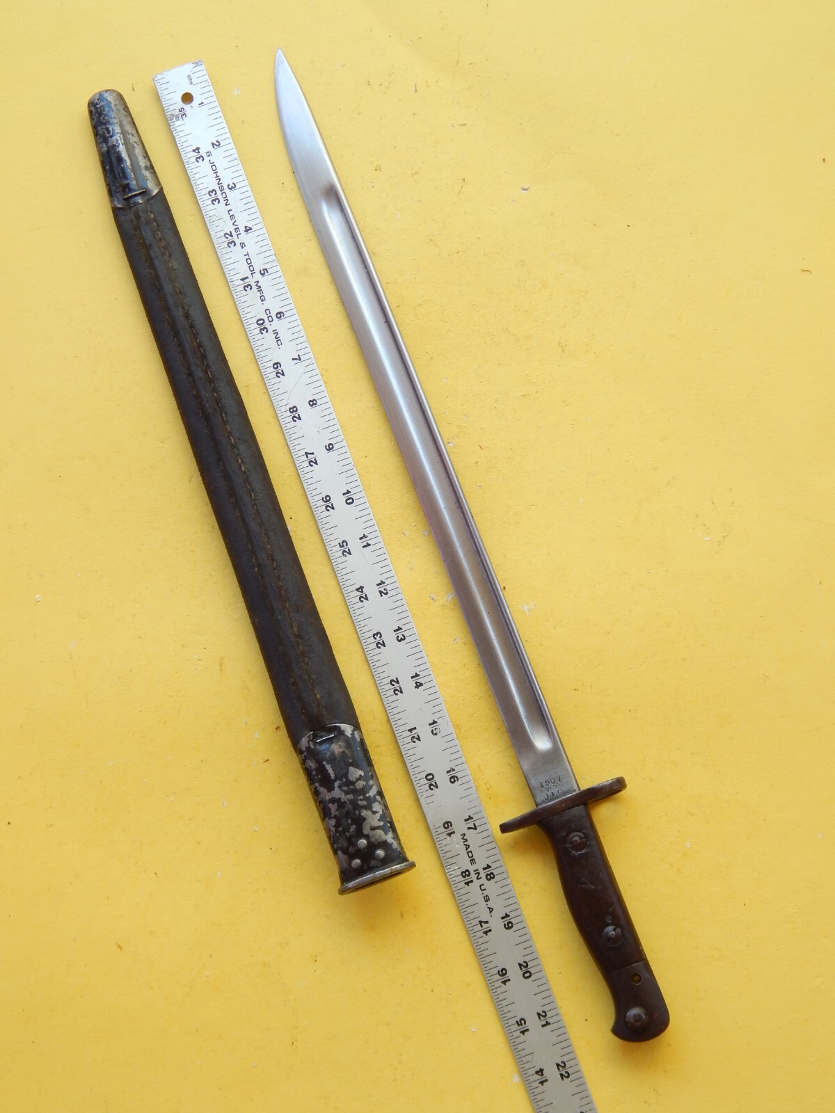 NICE ENFIELD 1907- Mk111 SWORD BAYONET /SCABBARD-- 1909 very early