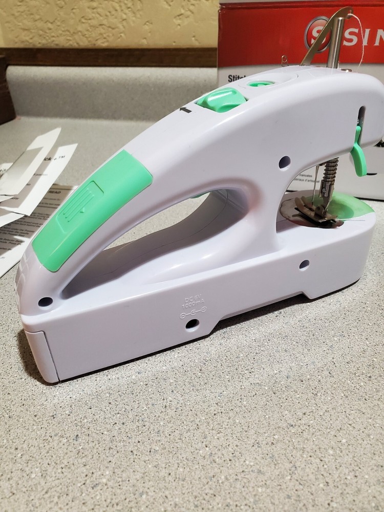 SINGER Stitch Quick Plus Cordless Handheld Portable Mending Machine Working