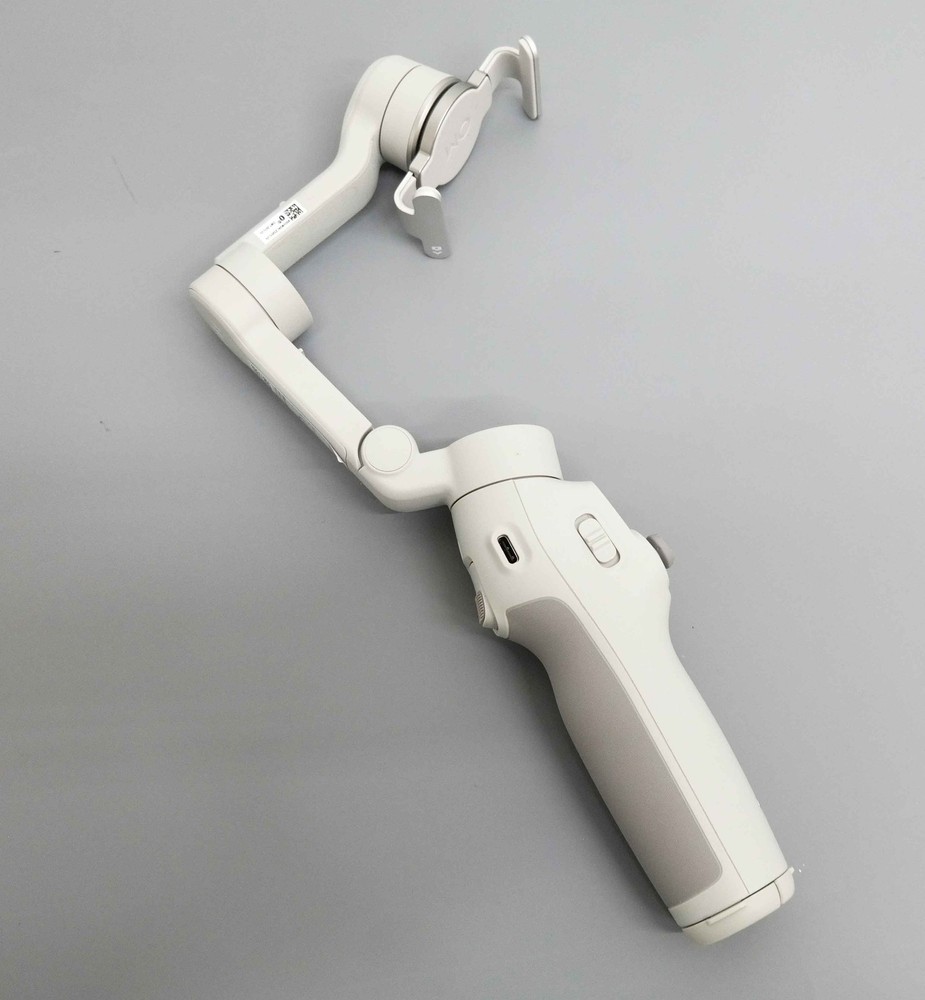 DJI Osmo Mobile 7 Smartphone 3-Axis Gimbal Stabilizer - Gray