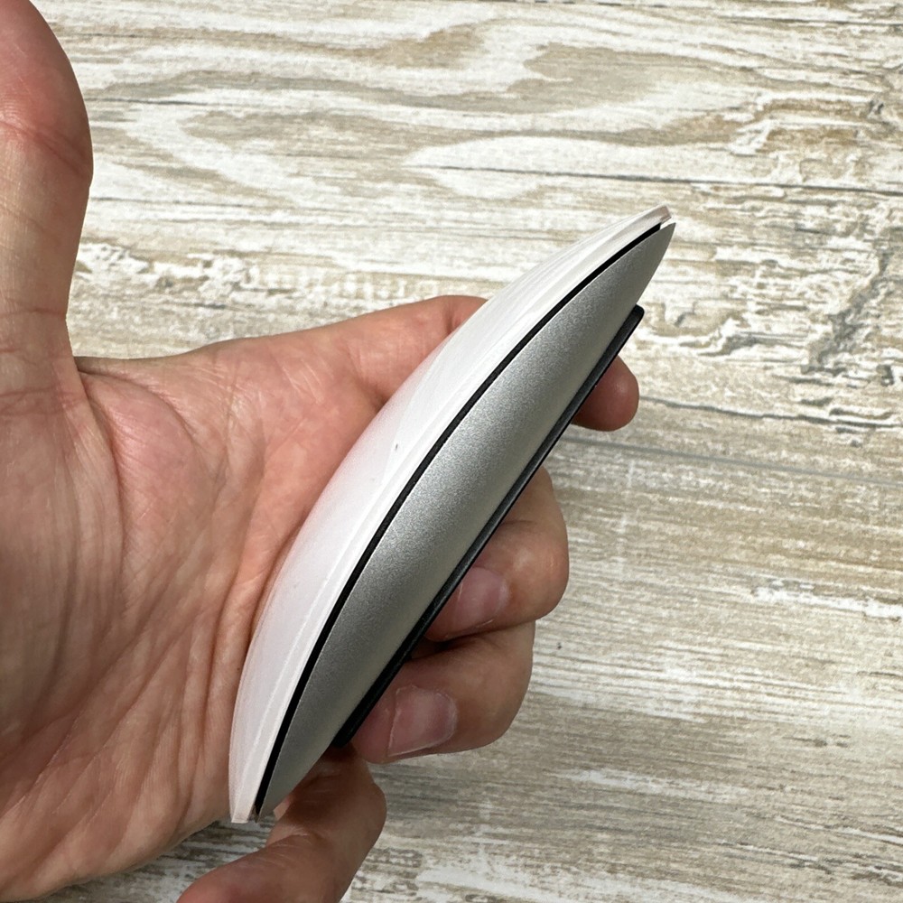 Apple Magic Mouse Bluetooth Wireless Model A1296 Needs 2 AA Batts - Not Included