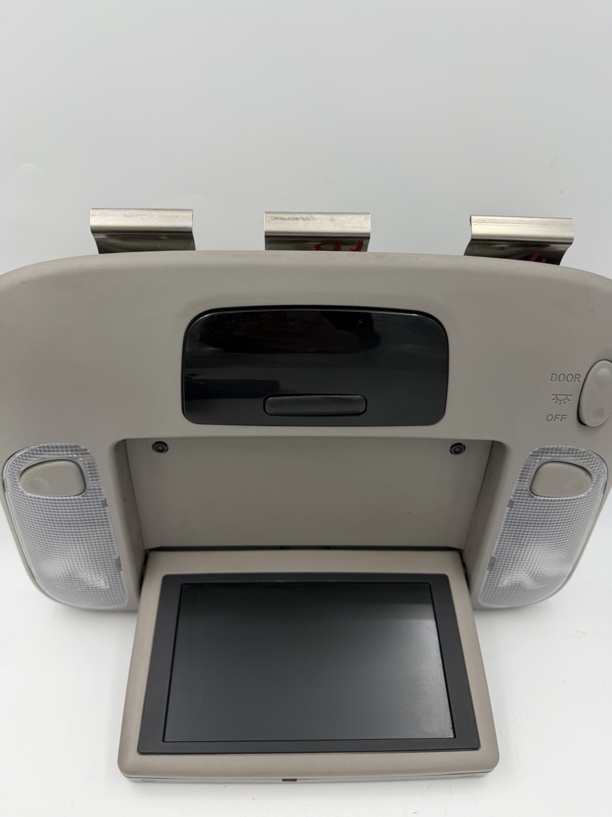 2003 2007 Toyota Sequoia Overhead Console Dome Light Assembly TV DVD Screen