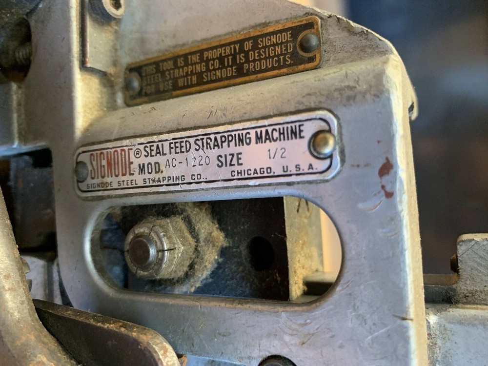 Signode AC-1220 Seal Feed Strapping Machine 1/2"