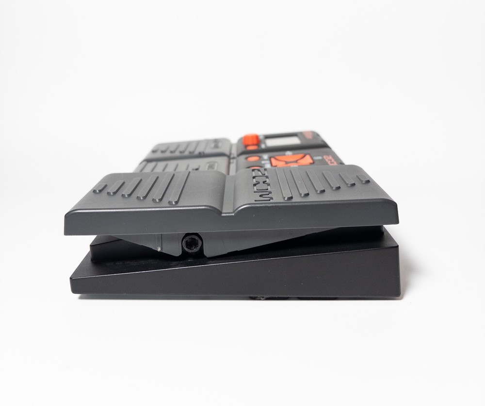 ZOOM B1Xon Bass Multi Effects Processor Pedal w/ Expression Tested