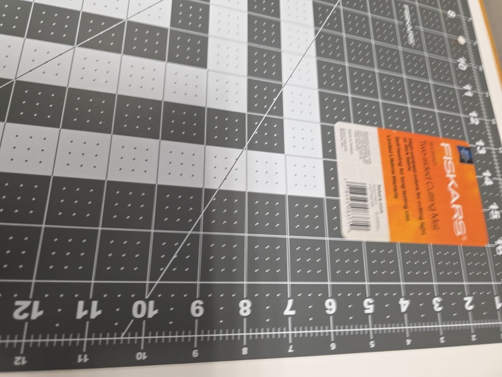Fiskars Two Sided Cutting Mat 18" x 24"
