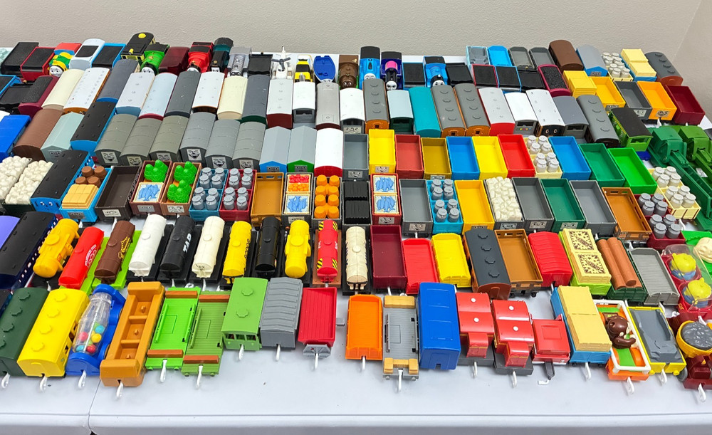 Tomy Thomas Plarail Trackmaster Troublsome Trucks Vans Tankers Coaches Boxcars