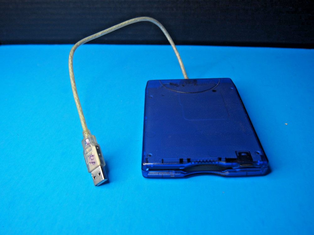 I/O Magic External USB 3.5" Floppy Disk Drive Unit D353FUE