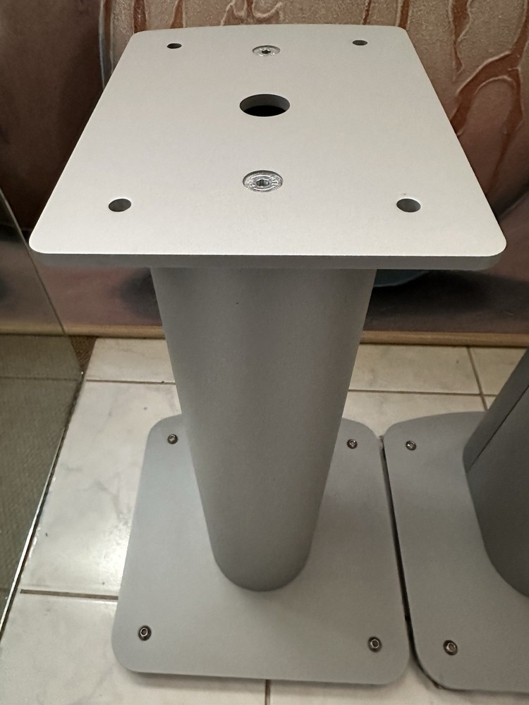 Meridian DSP3100 20" Speaker Stands Silver ( Pair )