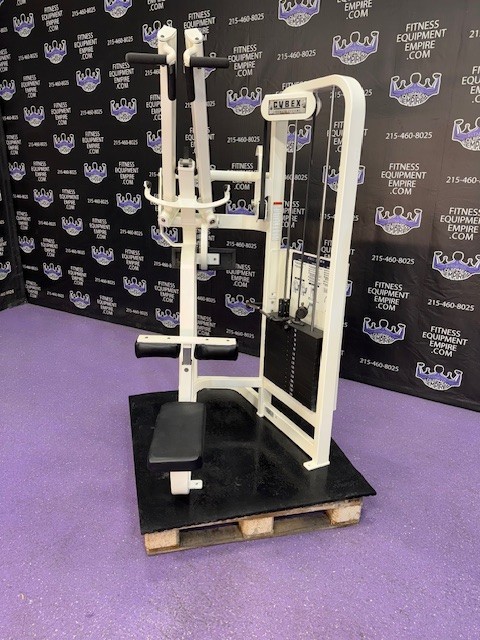 Cybex VR2 Bilateral Diverging Lat Pulldown