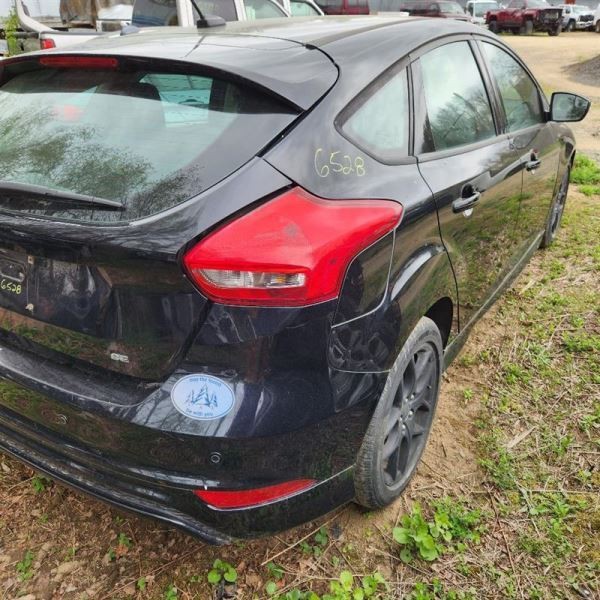 FOCUS 2016 Glove Box 381207