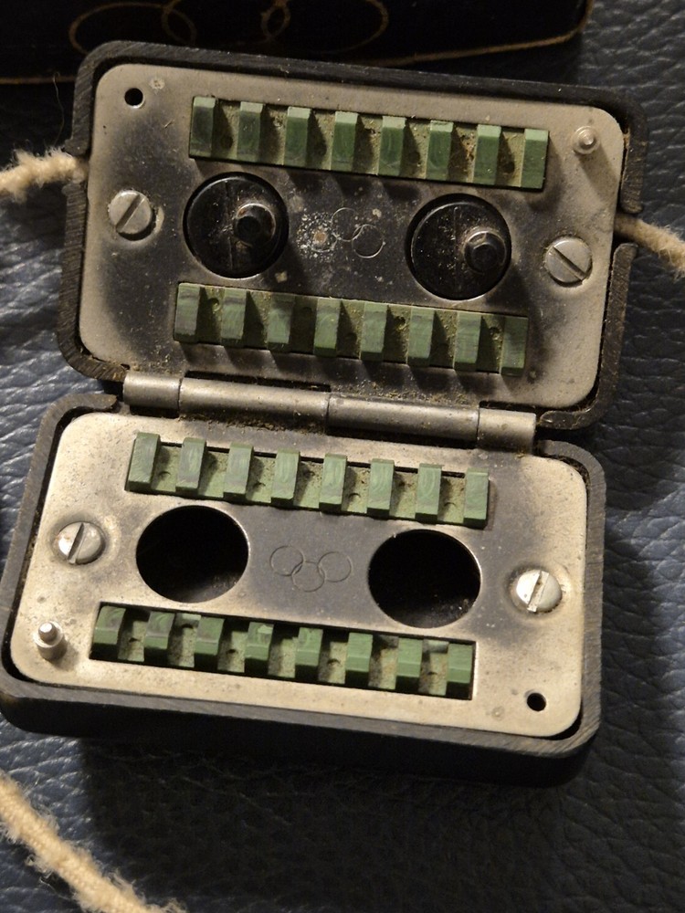 WW2 genuine German Soldier safe razor blades sharpener with box