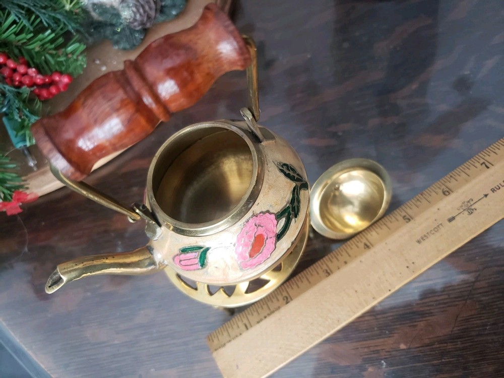 Decorative Kuwait Tea Pot With Stand
