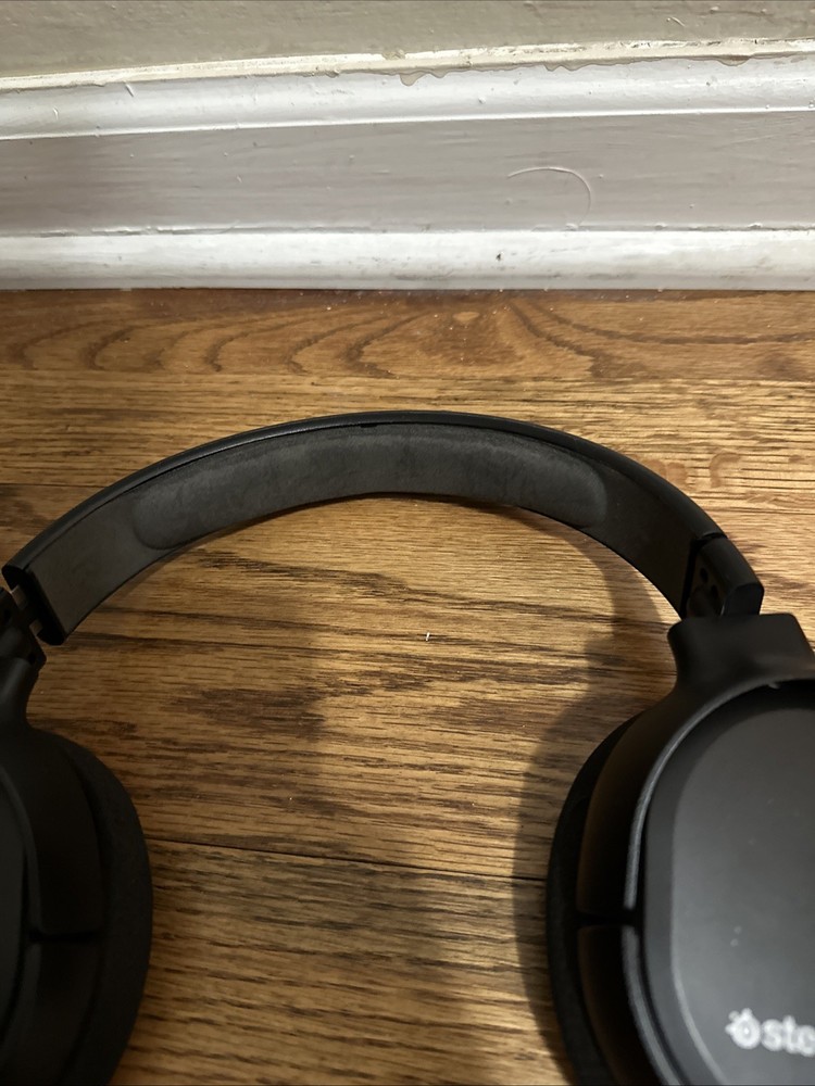 SteelSeries Wired HeadphonesGaming Headset - A1 (Tested)