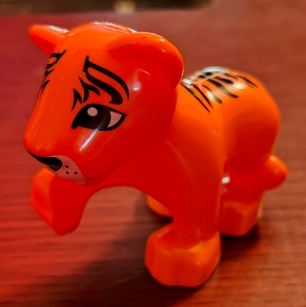 Duplo Sized Siberian Tiger Cub