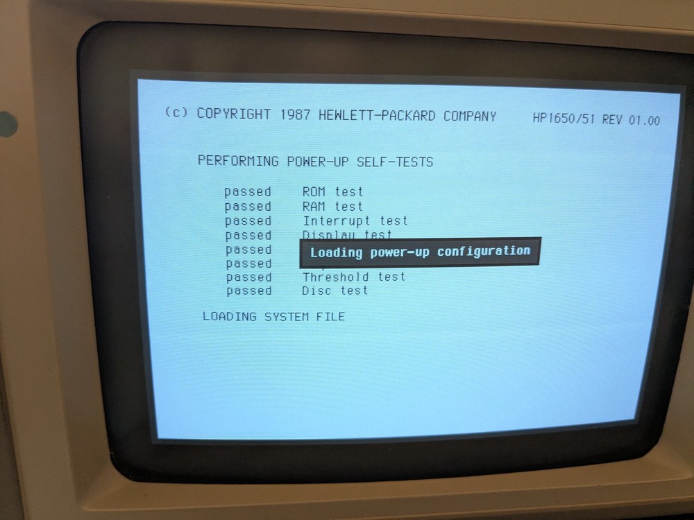 HP1650A Logic Analyzer Hewlett Packard Powers up incld Operating disk+manual DVD