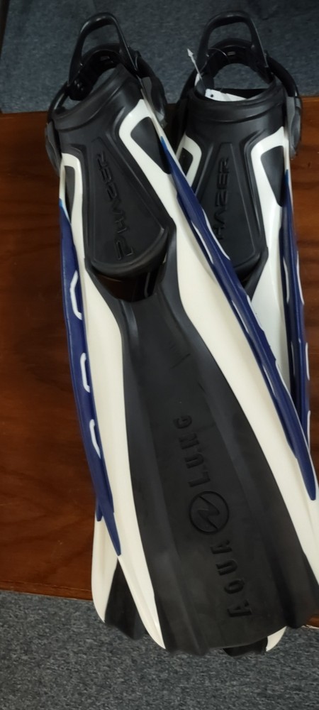 Aqualung Phazer White/Navy Scuba/ Snorkel Fin -Size Regular