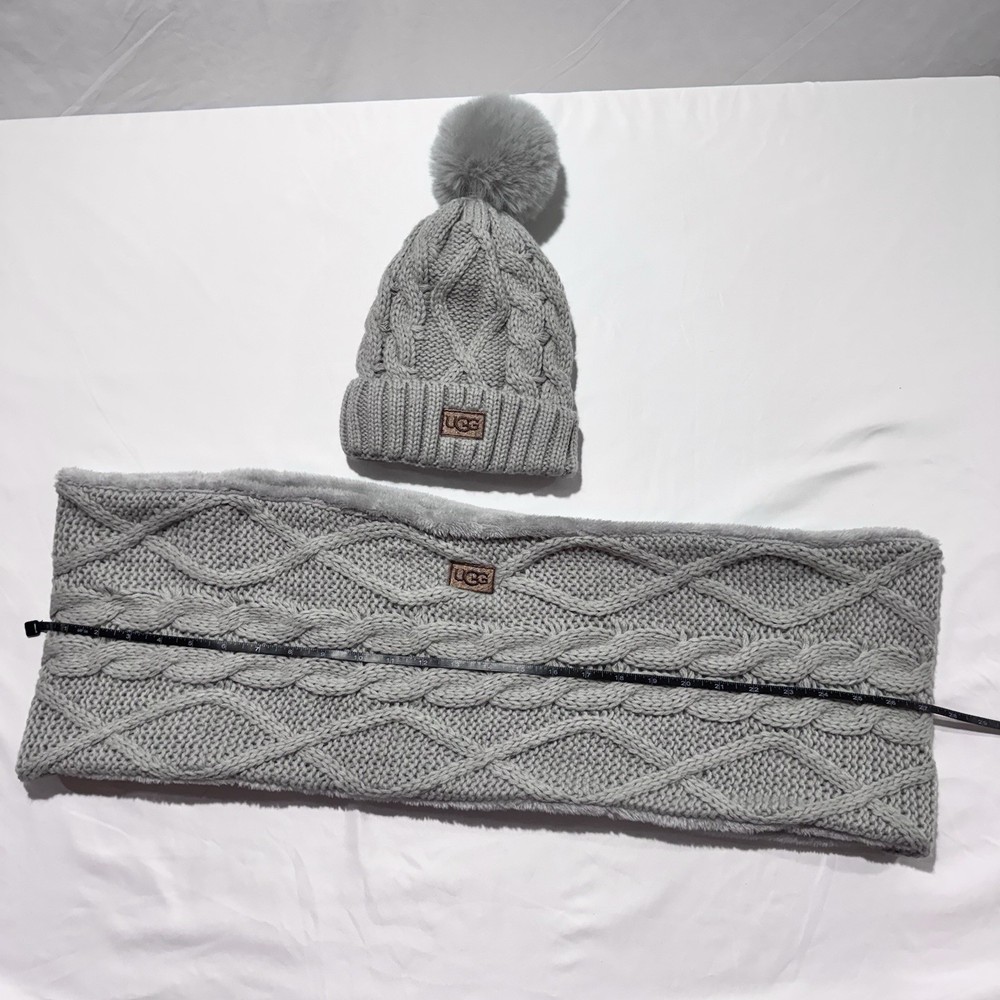 UGG Cable Knit Beanie & Infinity Scarf Set Light Gray / Light Taupe