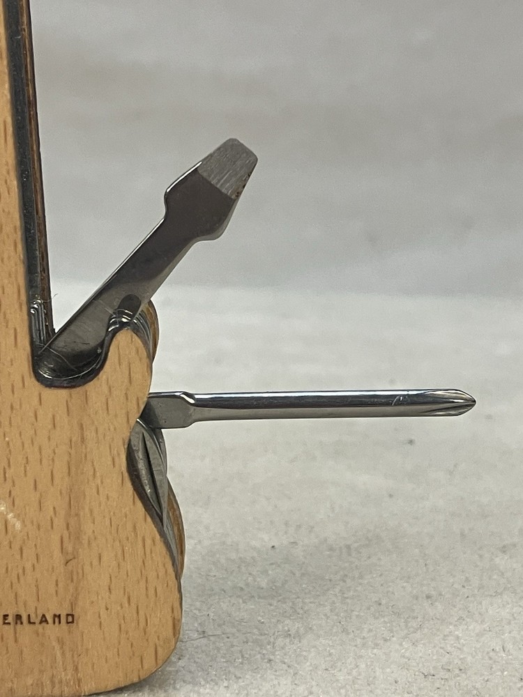 Kikkerland Guitar Multitool