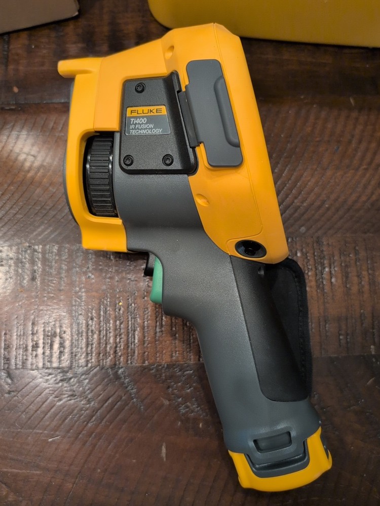 Fluke Ti400 Thermal Imager with 3 batteries