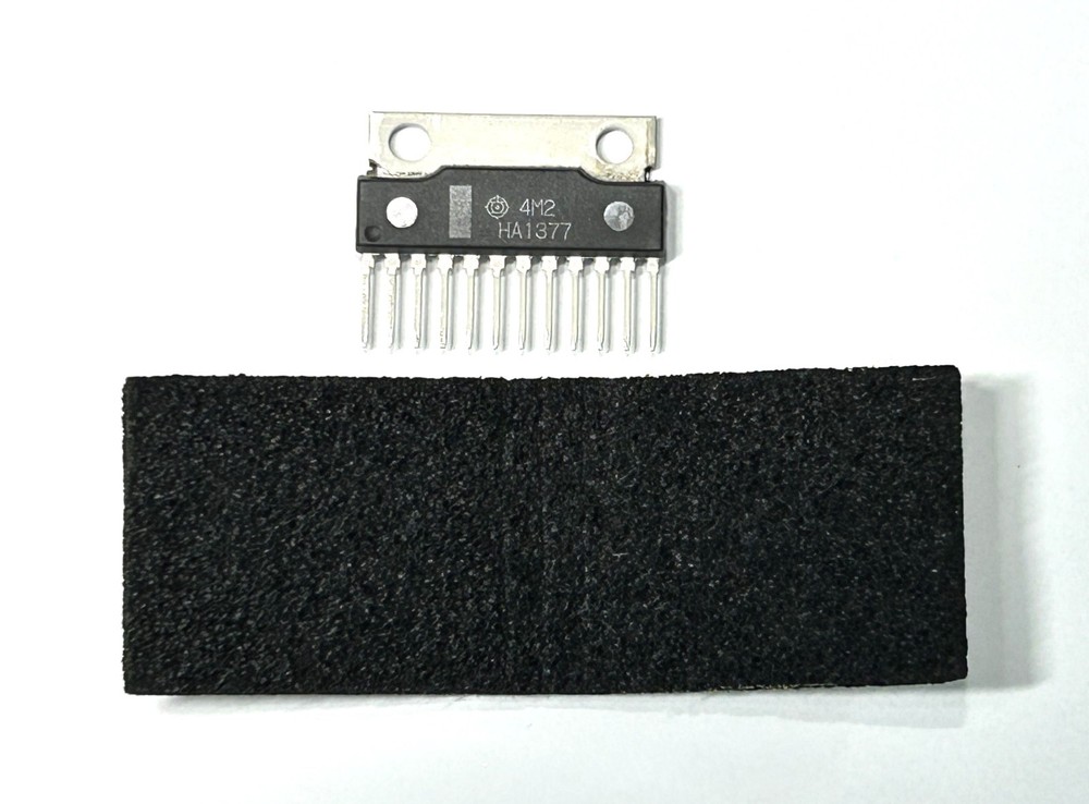 Hitachi Integrated Circuits HA1377 2pcs, new