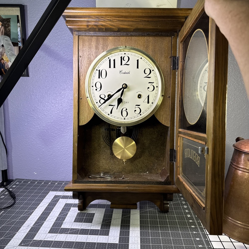 Vintage Centurion 35 Day Wall Clock w/ Key