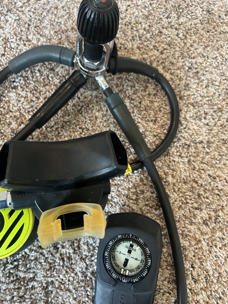 Seaquest Suunto Solution Dive Computer Console Regulator Octopus